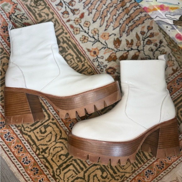 Jeffrey Campbell Quavo Boots – White with Brown Sole (Size 11 Women's)